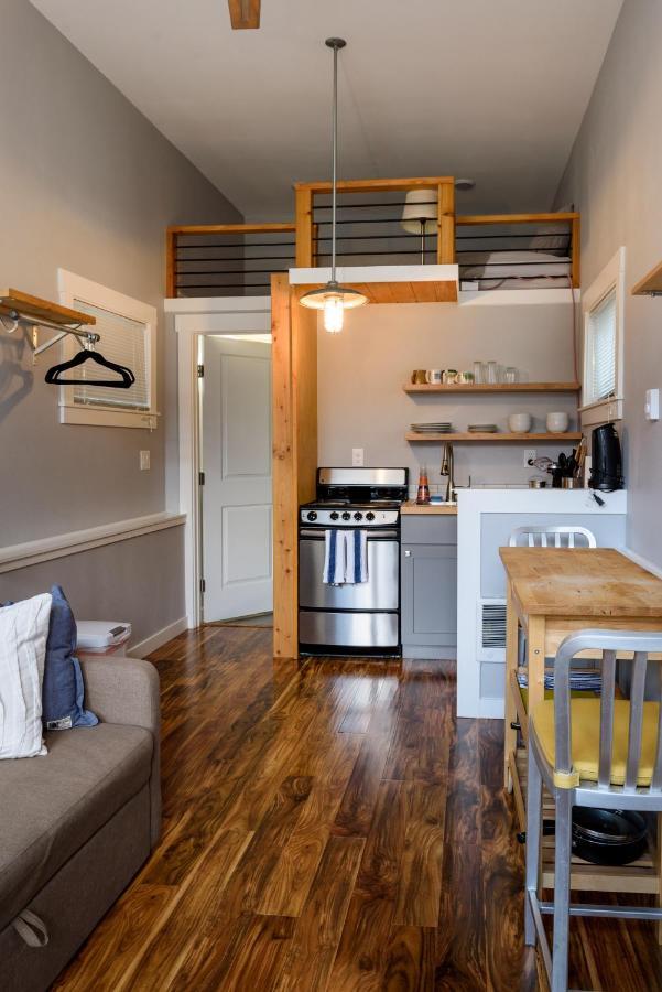 Tiny House By Kabino Mini Modern Tiny Home Heart Of Green Lake Pet Friendly Wifi Loft Up Ladder Plus Sleeper Sofa Сиатъл Екстериор снимка